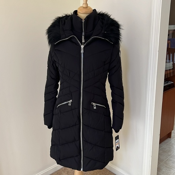 New! Guess small black double zippered puffer jacket. - Picture 5 of 13